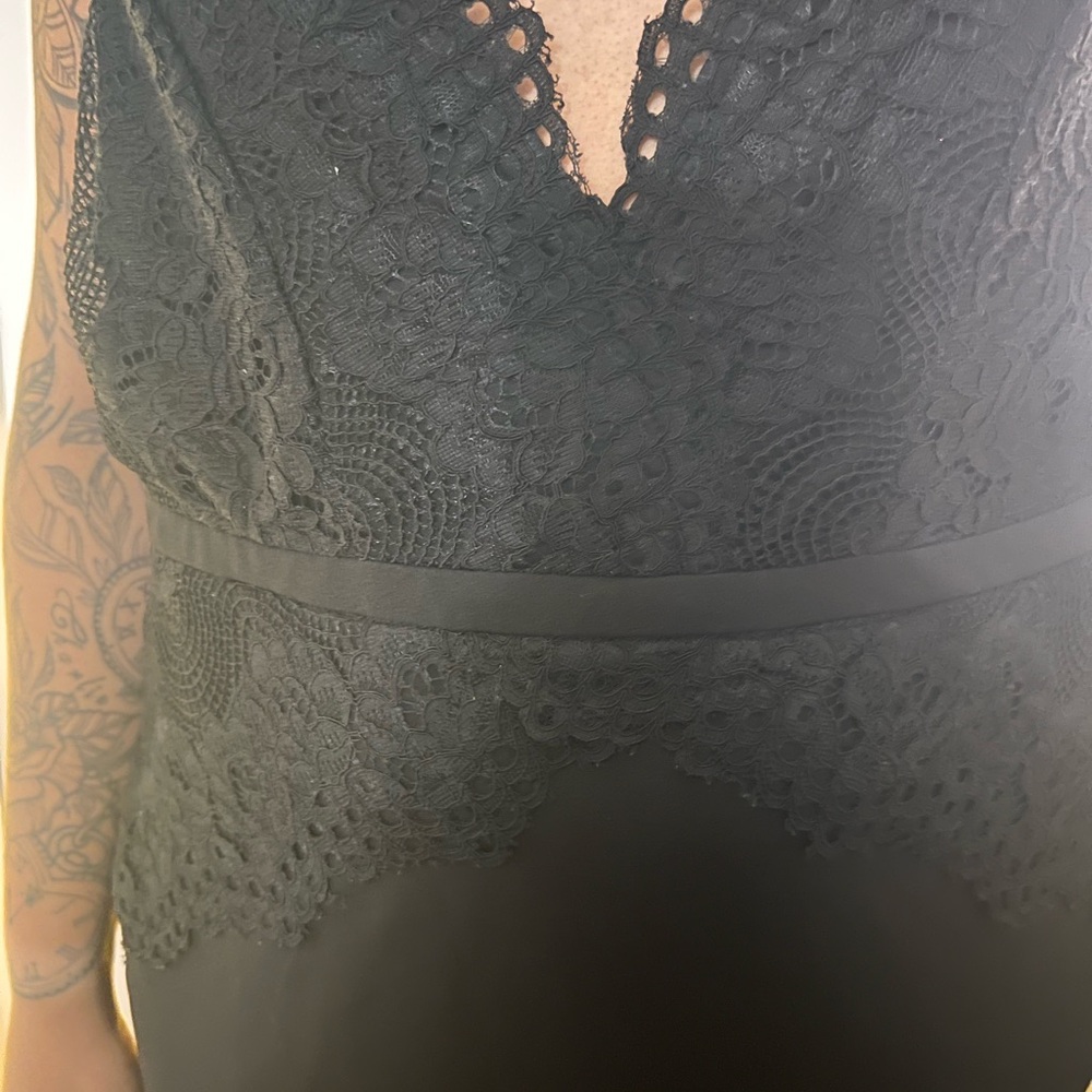 IRIS Black Lace Midi Dress - Picture 7 of 10